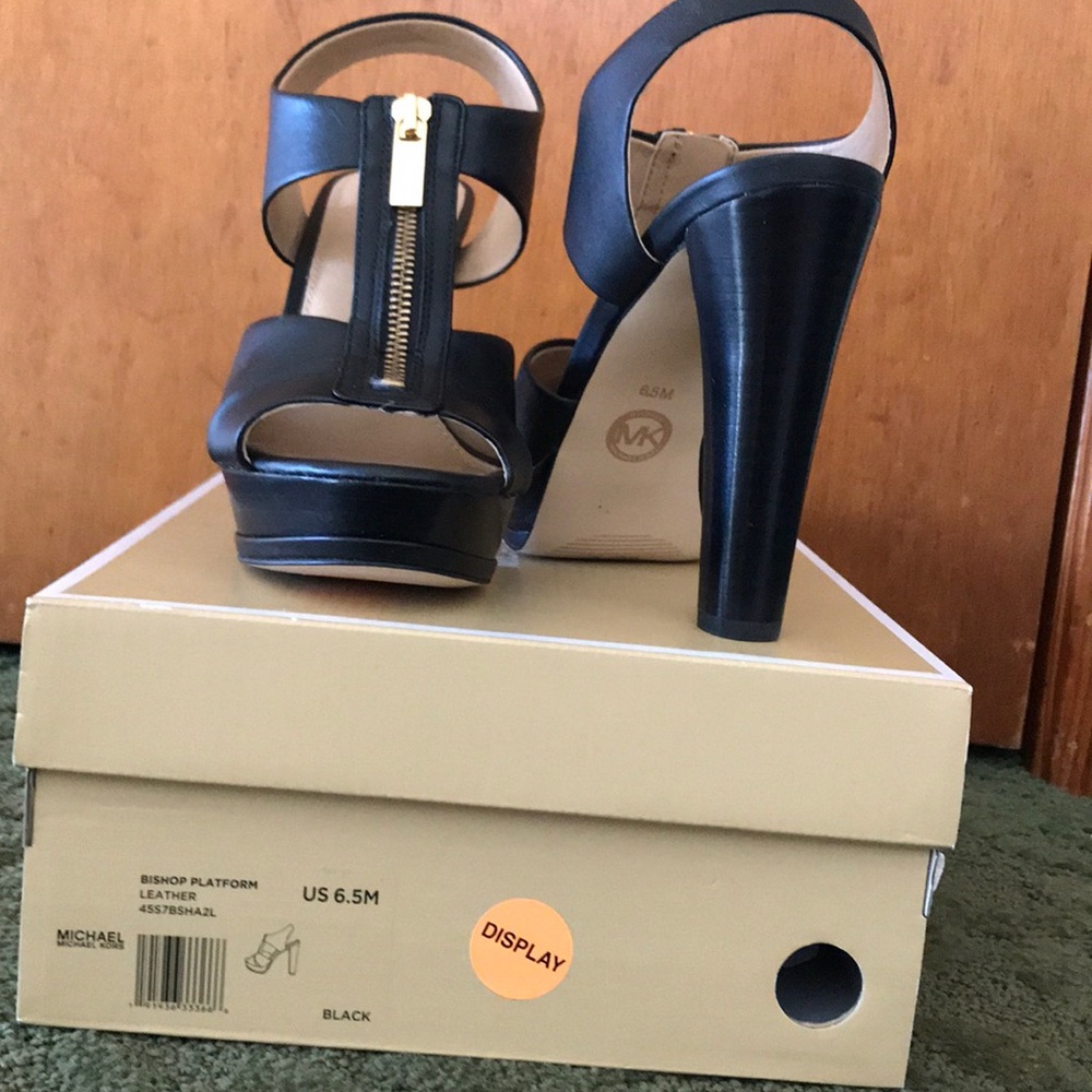 MICHAEL Michael Kors T-Strap Platform sandals
